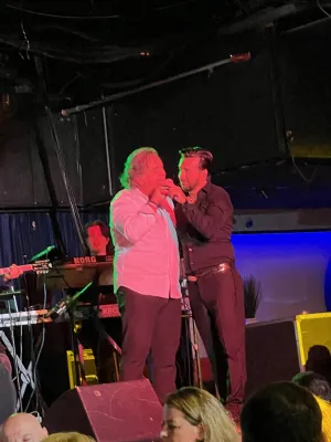 singing with Thanos Petrelis